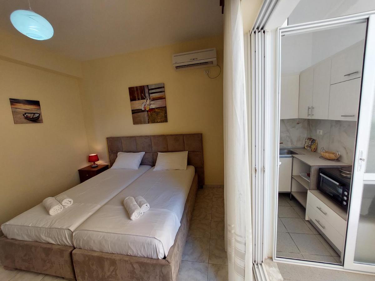 The Sun House Apartment Sarande Exterior photo