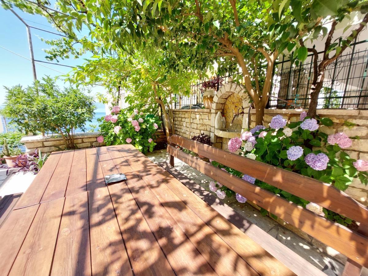 The Sun House Apartment Sarande Exterior photo